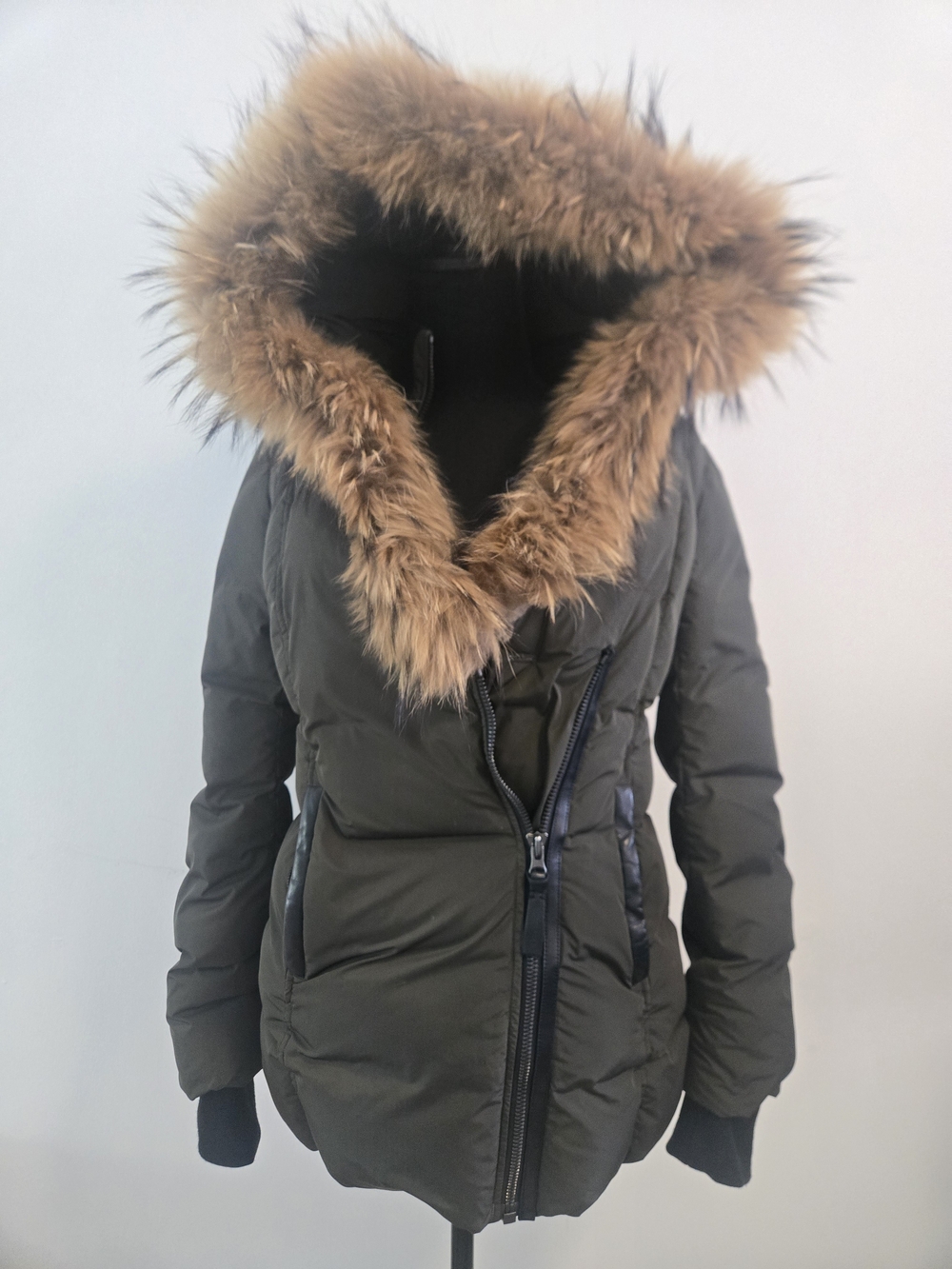 MACKAGE WOMEN ADALI ARMY FITTED DOWN COAT FUR HOOD SIZE S/P - Picture 2 of 16
